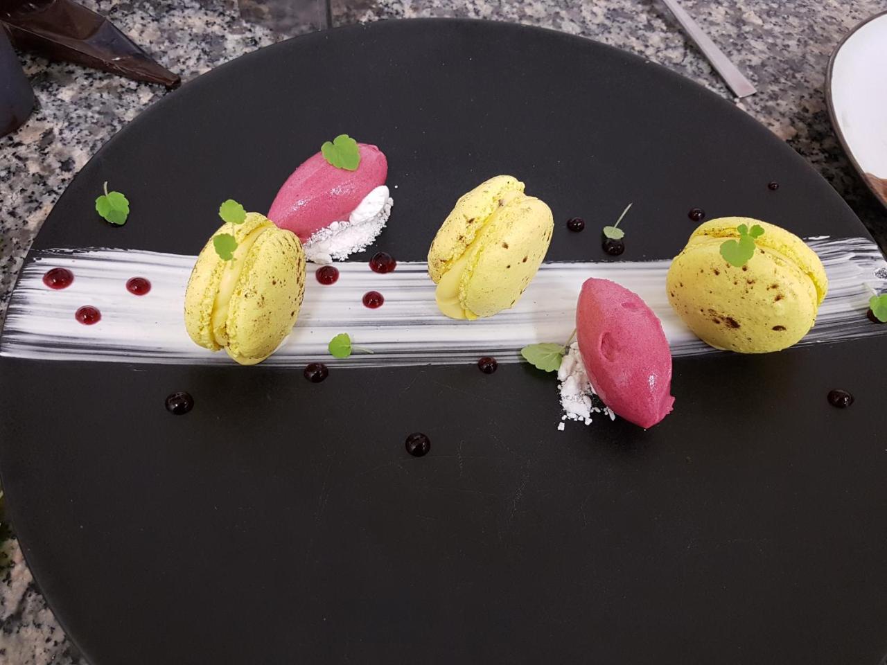 Logis Hotel La Croix Blanche Fontevraud Экстерьер фото