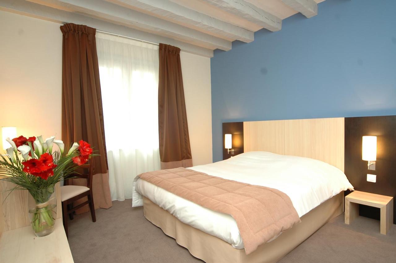 Logis Hotel La Croix Blanche Fontevraud Номер фото